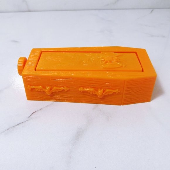 Rare Vintage 1991 McDonalds Gravedale High Vinnie Stoker Coffin Spin Toy * - Picture 4 of 4